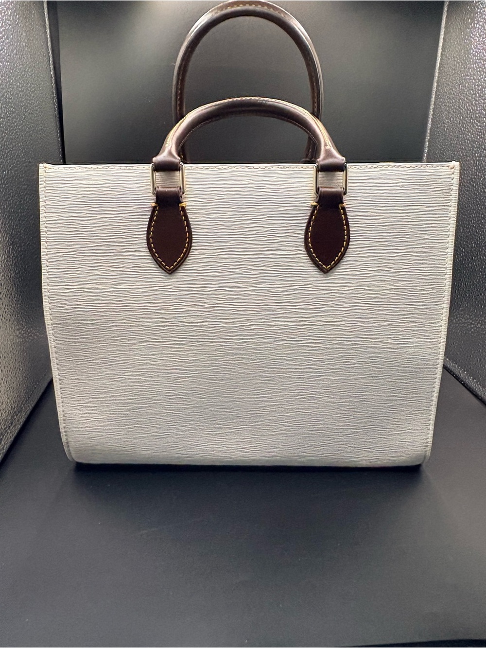 DOONEY & BOURKE Wexford Leather Janine Tote - Picture 3 of 15